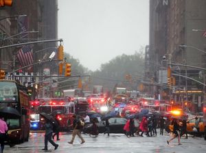Kepanikan Saat Helikopter Jatuh di Atap Gedung Manhattan