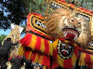 Melihat Lagi Meriahnya Festival 1.001 Ketupat di Ponorogo