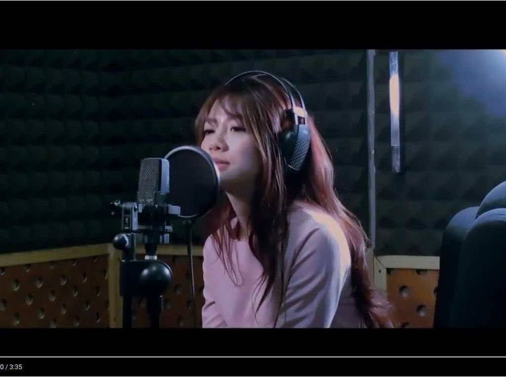 Video Pernikahan Gwen Priscilla dan eks Suami Diana Pungky, Begini Gambarannya Video Pernikahan Gwen Priscilla dan eks Suami Diana Pungky, Begini Gambarannya