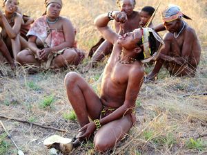 Syukuri Hidupmu, Lihat Bagaimana Orang Afrika Ini Mendapat Air