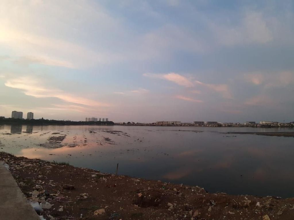 Pemprov DKI: Sedimen di Waduk Pluit Hal Wajar karena Tidak Hujan Pemprov DKI: Sedimen di Waduk Pluit Hal Wajar karena Tidak Hujan