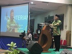 Mendikbud Perangi Praktik Jual-Beli Kursi Penerimaan Siswa Baru