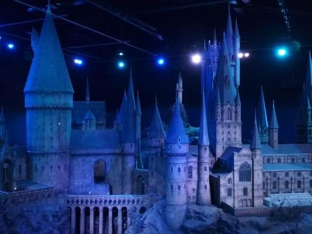 Tersihir Magis Harry Potter di Inggris Tersihir Magis Harry Potter di Inggris