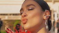 Bibir Seksi Dua Lipa yang Foto Masa Kecilnya Dituduh Netizen Hasil Photoshop
