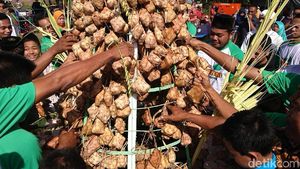 Meriahnya Lebaran Ketupat di Trenggalek