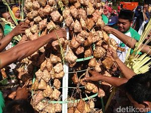 Meriahnya Lebaran Ketupat di Trenggalek