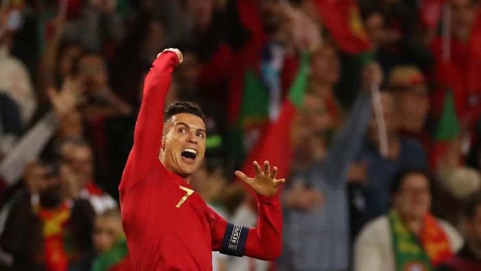 Cristiano Ronaldo tak pernah absen bikin gol di turnamen besar yang diikutinya (Carl Recine/Reuters) Cristiano Ronaldo tak pernah absen bikin gol di turnamen besar yang diikutinya (Carl Recine/Reuters)