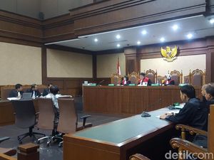 2 Pengusaha Didakwa Suap Direktur Krakatau Steel Rp 157 juta 2 Pengusaha Didakwa Suap Direktur Krakatau Steel Rp 157 juta