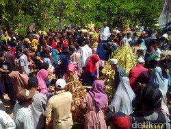 Meriahnya Tradisi Kupatan Sunan Muria di Kudus