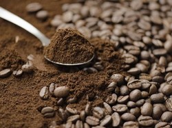 Selain untuk Bikin Kopi, Bubuk Kopi Instan Punya 7 Manfaat Ini