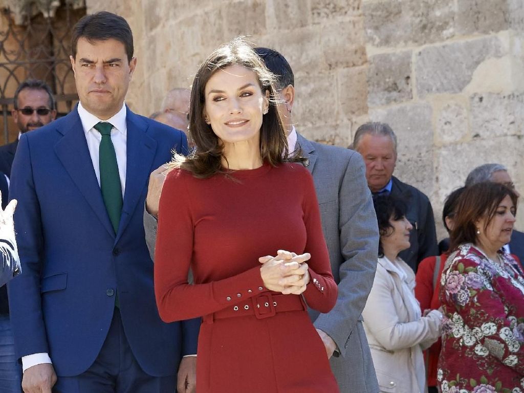 Seperti Kate Middleton, Ratu Spanyol Juga Suka Pakai Baju Daur Ulang