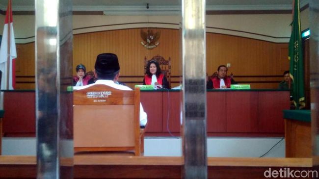 Plt Bupati Cianjur Ungkap Alasan Transfer Rp 30 Juta ke KPK Gadungan Plt Bupati Cianjur Ungkap Alasan Transfer Rp 30 Juta ke KPK Gadungan