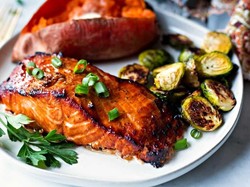 Kolesterol Naik Usai Lebaran? Perbanyak Konsumsi Teh Hijau dan Bayam