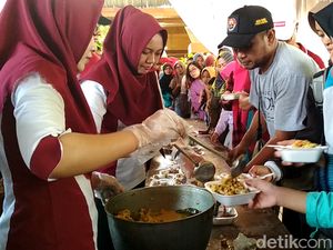 Ketupat Cokelat Yang Sarat Pesan Kebangsaan