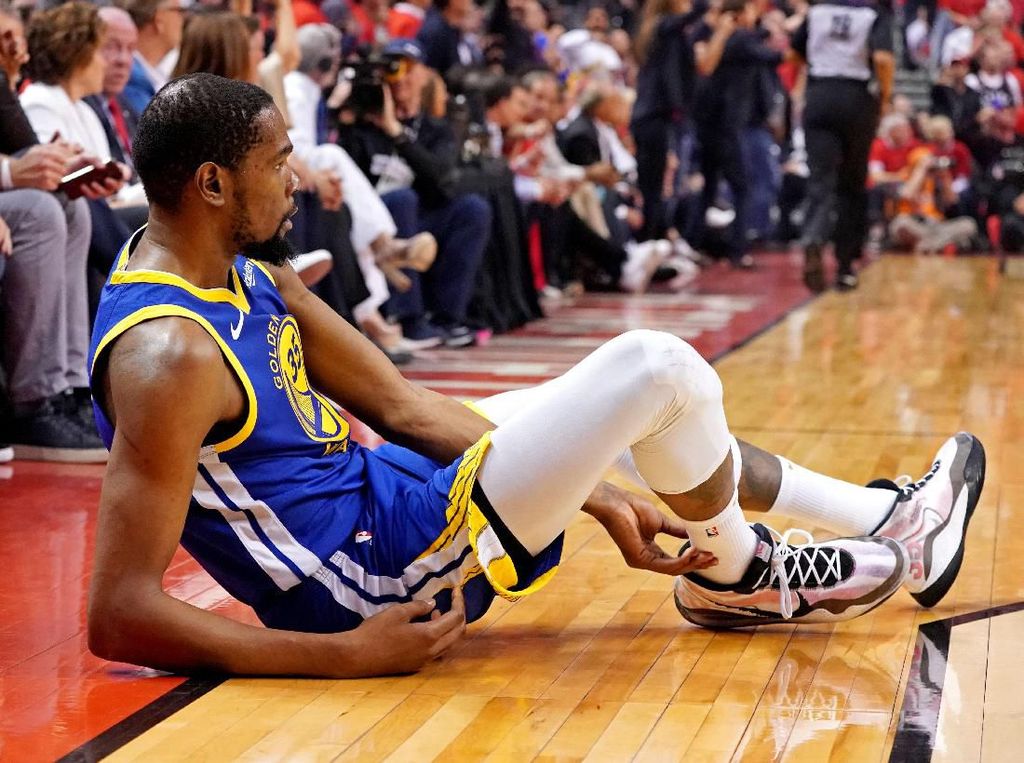 Simpati Kawhi Leonard untuk Kevin Durant Simpati Kawhi Leonard untuk Kevin Durant