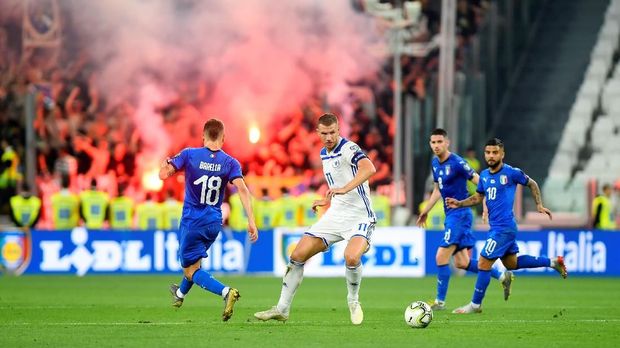 Timnas Italia sempat tertinggal 0-1 lewat gol Edin Dzeko.