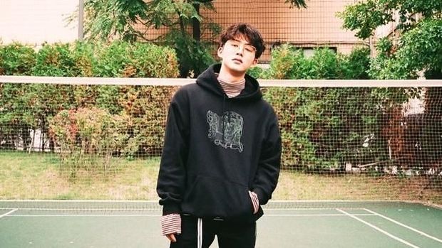 B.I eks iKON