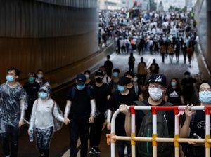 Protes RUU Ekstradisi, Puluhan Ribu Pendemo Blokir Jalan