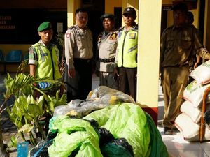 Satpol PP Pekalongan Sita 17 Balon Udara Liar yang Nyaris Diterbangkan