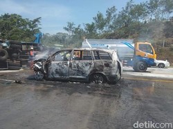 7 Penumpang MPV yang Terbakar di Tol Pandaan-Malang Hanya Luka Ringan