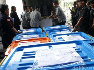Alat Bukti Pemilu Terkait Sengketa Pilpres Diangkut ke MK Alat Bukti Pemilu Terkait Sengketa Pilpres Diangkut ke MK