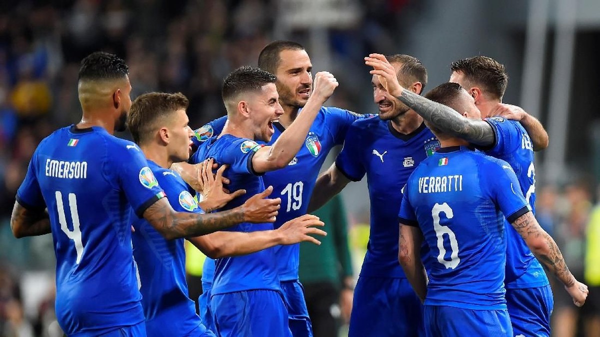 TImnas Italia ingin menghadirkan senyum di wajah pendukungnya. (Foto: Reuters/Massimo Pinca)
