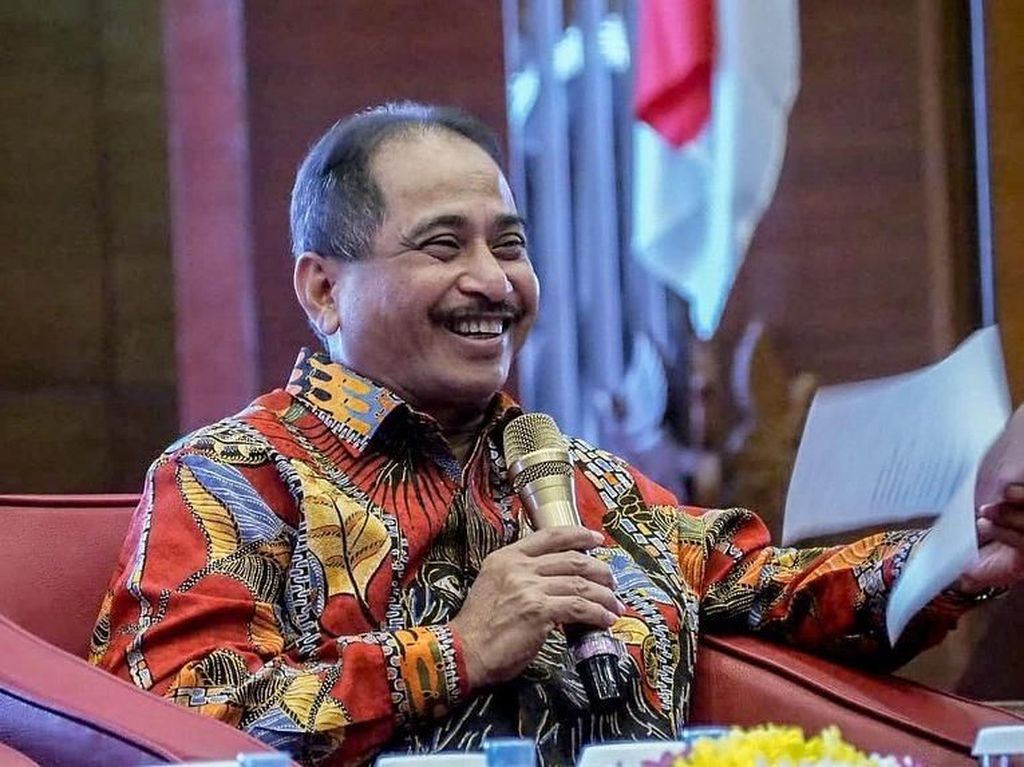 Menpar Apresiasi Anak Buah yang Dapat Penghargaan dari ITB Menpar Apresiasi Anak Buah yang Dapat Penghargaan dari ITB