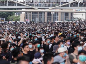 Restoran di Pusat Hong Kong Diserbu Peserta Demo