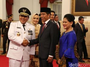 Senyum Gubernur Lampung Arinal Djunaidi Usai Dilantik Jokowi
