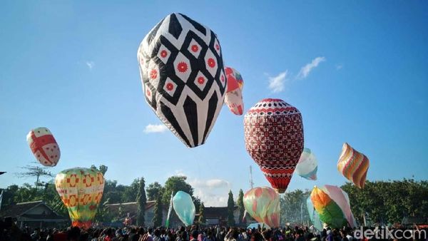 Melihat Keseruan Festival Balon Udara di Ponorogo