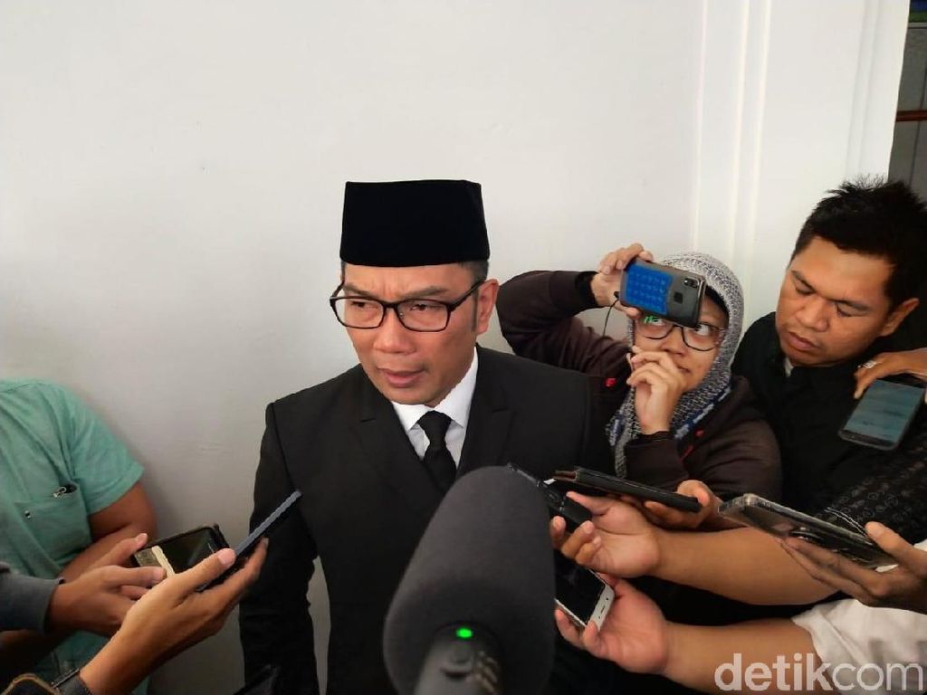 Didesak Tunjuk Dirut 6 RSUD, RK: Cari Dokter Bisa Kelola RS Susah Didesak Tunjuk Dirut 6 RSUD, RK: Cari Dokter Bisa Kelola RS Susah