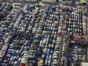 Kuburan Mobil Miliaran