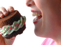 Lewat Makanan 3D Banyak Orang Makan Manis untuk Perbaiki Suasana Hati