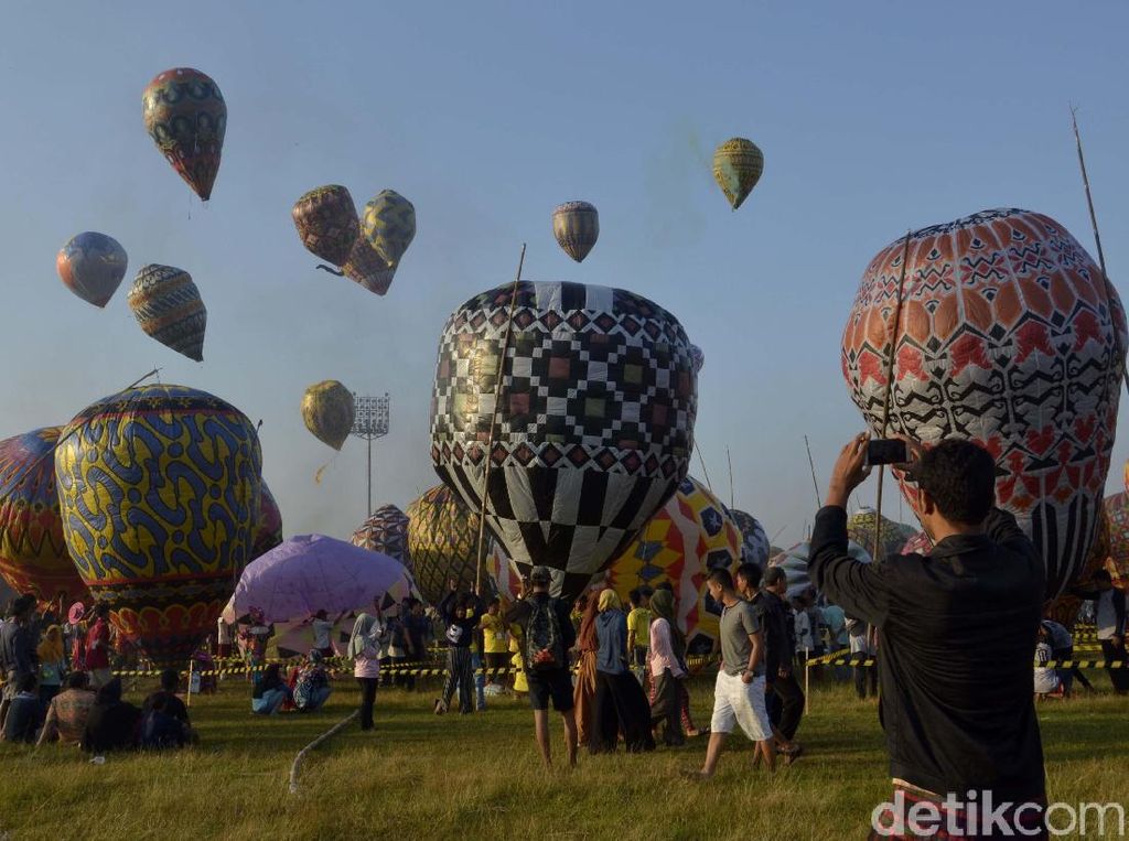 Bukan Cappadocia, Ini Balon Udara di Langit Pekalongan Bukan Cappadocia, Ini Balon Udara di Langit Pekalongan