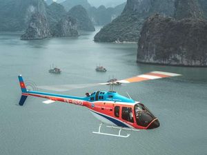 Liburan ke Ha Long Bay di Vietnam Bisa Naik Helikopter