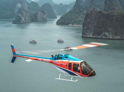 Foto: Wisata Naik Helikopter di Ha Long Bay, Vietnam