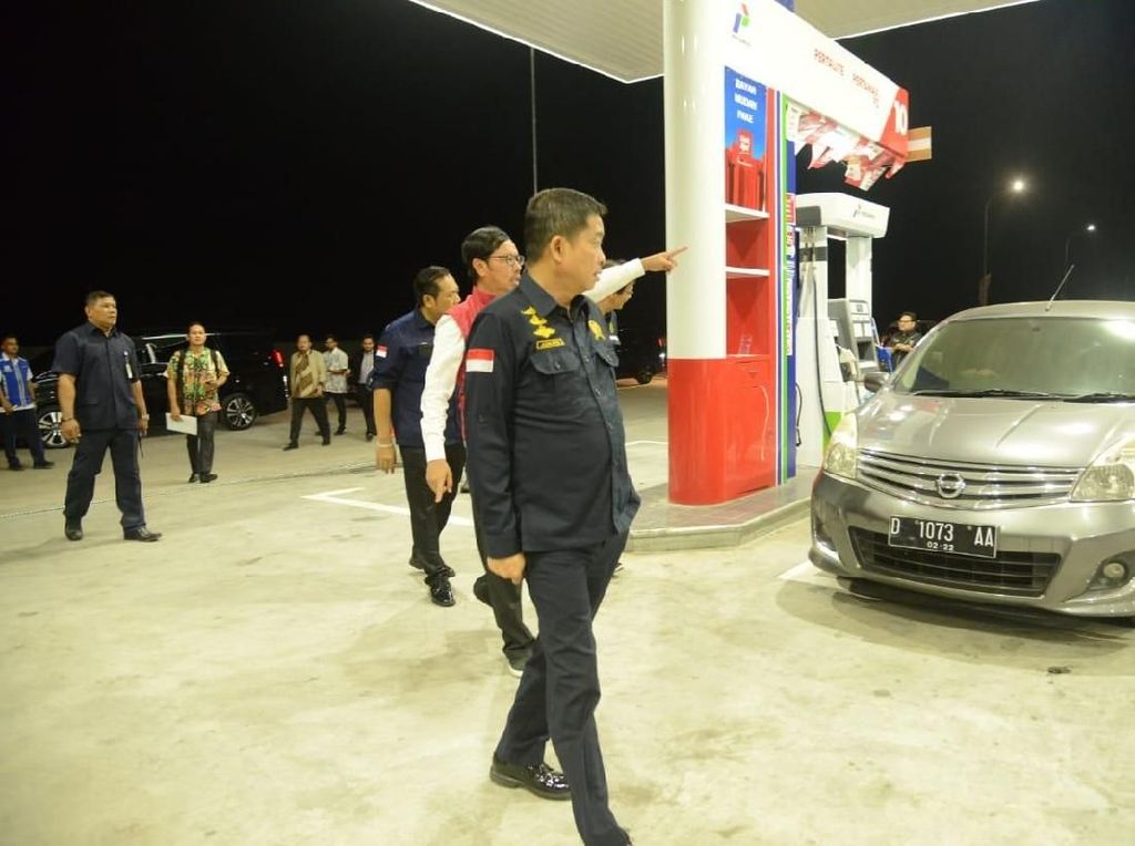 Jonan Evaluasi Penyaluran BBM Pertamina saat Mudik, Apa Hasilnya? Jonan Evaluasi Penyaluran BBM Pertamina saat Mudik, Apa Hasilnya?