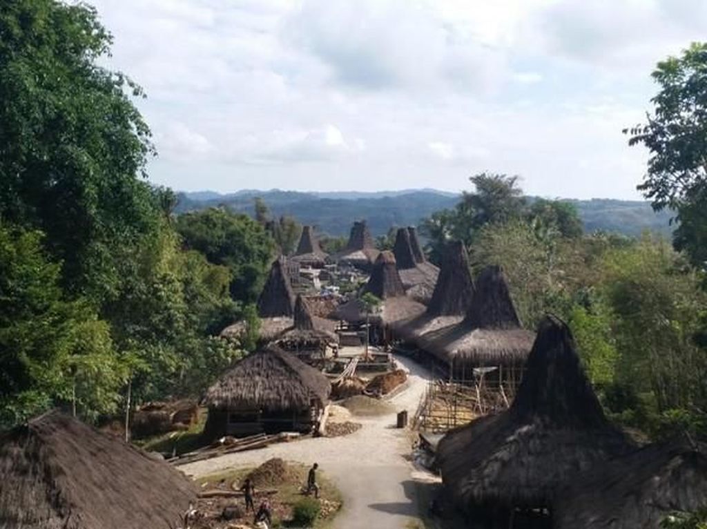 Desa Praijing, Adat dan Bukti Kemajuan Pendidikan Desa Praijing, Adat dan Bukti Kemajuan Pendidikan