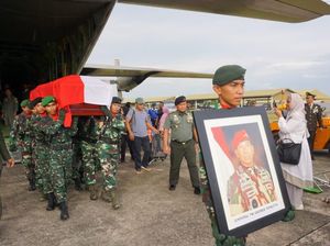 Jenazah Eks KSAD George Toisutta Tiba di Lanud Hasanuddin Makassar
