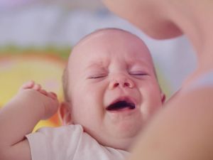 Kolik pada Bayi: Tanda, Penyebab dan Tips untuk Orang Tua Kolik pada Bayi: Tanda, Penyebab dan Tips untuk Orang Tua