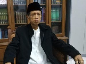 Ketua MUI Gresik: Demi NKRI, Tolak Segala Aksi Kerusuhan Massa Soal Pilpres Ketua MUI Gresik: Demi NKRI, Tolak Segala Aksi Kerusuhan Massa Soal Pilpres