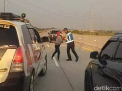 Biker Wanita yang Nekat Masuk Tol Madiun Diduga Depresi