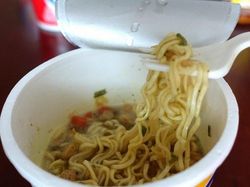 Unggah Video Popmie Rp 20 Ribu, Wanita Ini Malah Dibully Netizen