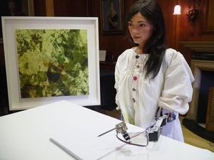 Aneh tapi Nyata! Seniman Robot Pertama Gelar Pameran Tunggal