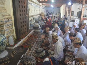 Makna Kematian di Balik Garebek Syawal Ala Keraton Cirebon Makna Kematian di Balik Garebek Syawal Ala Keraton Cirebon