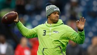 Atlet American football lainnya, Russell Wilson, menempati urutan keenam dengan pendapatan 89,5 juta dollar AS (Rp 1,274 triliun). Foto: Otto Greule Jr/Getty Images