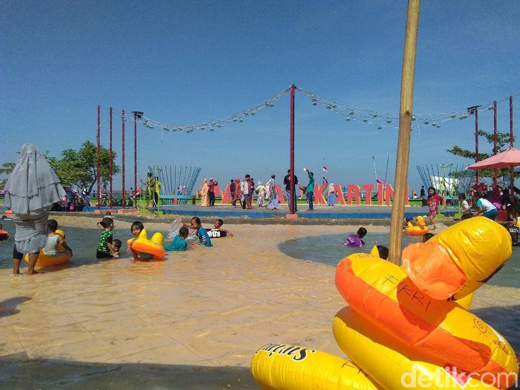 Jepara Gaet 100 Ribu Wisatawan Sejak Lebaran Jepara Gaet 100 Ribu Wisatawan Sejak Lebaran