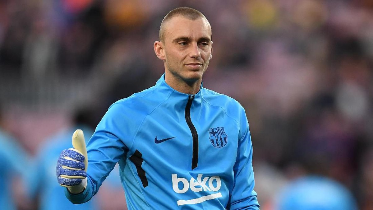 Tak jadi pilihan utama, Jasper Cillessen ingin meninggalkan Barcelona (Foto: David Ramos/Getty Images)