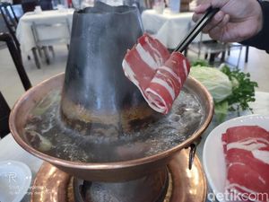 Dong Lai Shun : Sluurp! Segarnya Daging Hot Pot Halal di Beijing Dong Lai Shun : Sluurp! Segarnya Daging Hot Pot Halal di Beijing