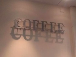 Foto Papan Ini Viral di Internet, Netizen Penasaran dengan Bayangannya